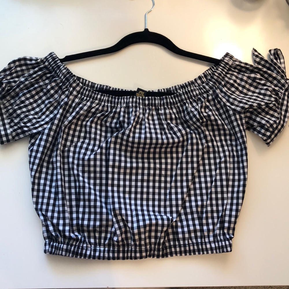 Gingham cropped top